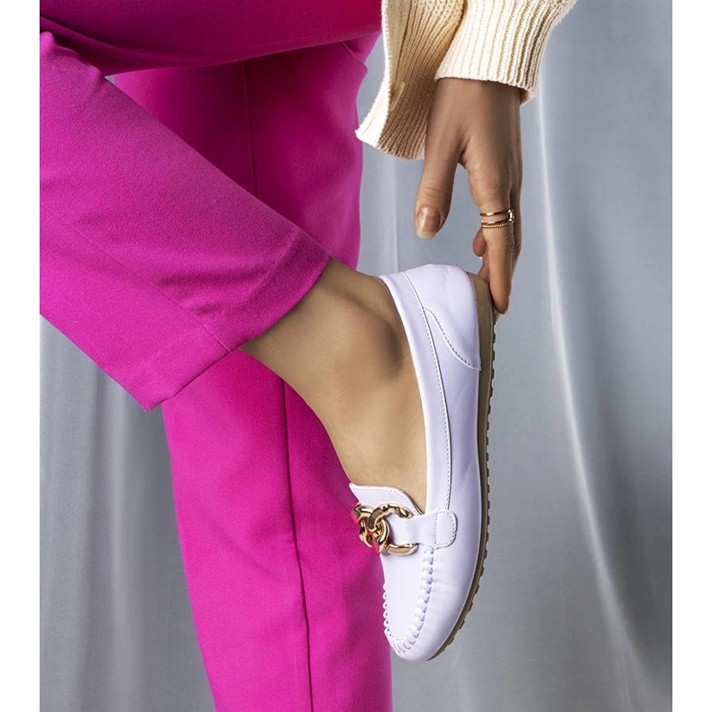 Lila Loafer mit Norma-Kette 1