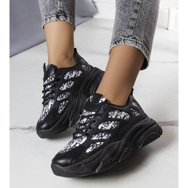 PA1 Schwarze Turnschuhe mit Kara-Print 1