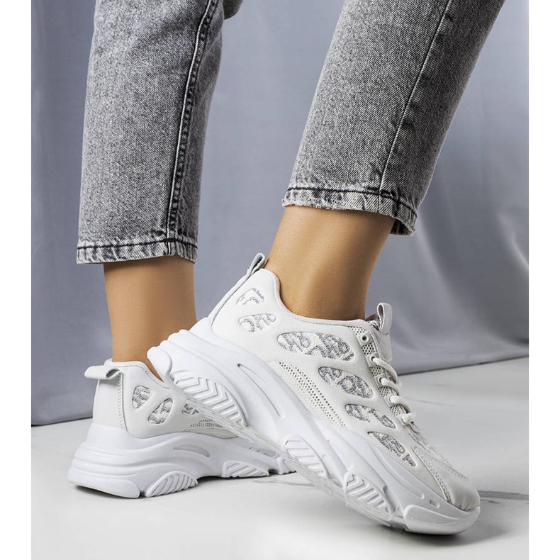 Graue Turnschuhe mit Kara-Print 1