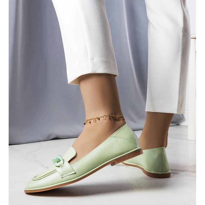 Bobbie kettenverzierte grüne Loafer 1