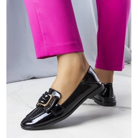 Schwarze Loafer aus Lackleder von Erica 1