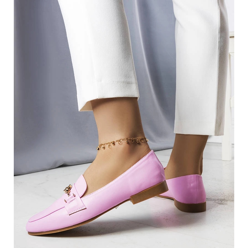 Rosa Loafer mit Goldverzierung von Mercier 1