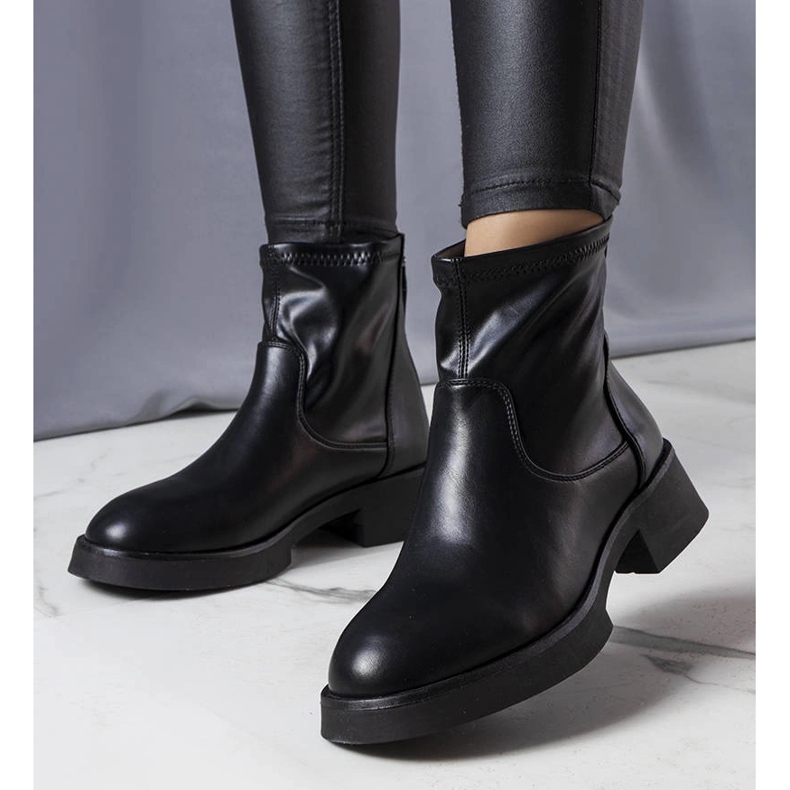 Schwarze klassische Stiefel von Victoire 1
