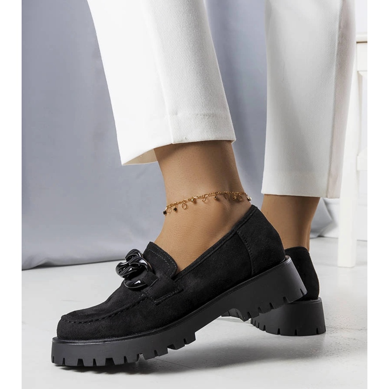 Schwarze Lords, geschmückt mit einer Arpin-Kette 1