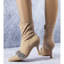 Beige Stiefel mit Strasssteinen von Caisse 1