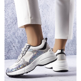 Silberne Sneaker mit Metallic-Einsätzen von Béri 1