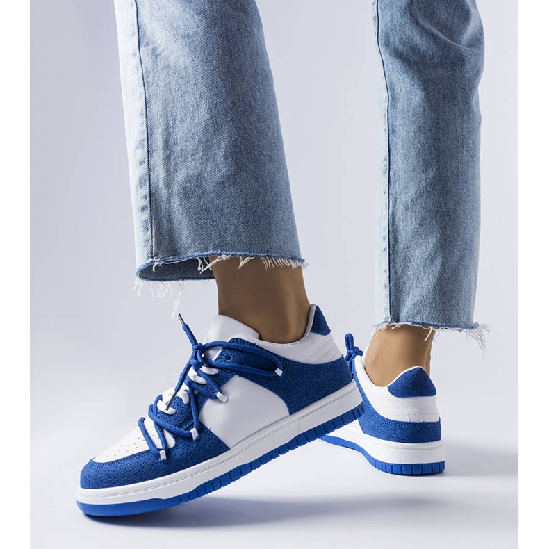 Marineblaue Sneaker von Hila weiß 1