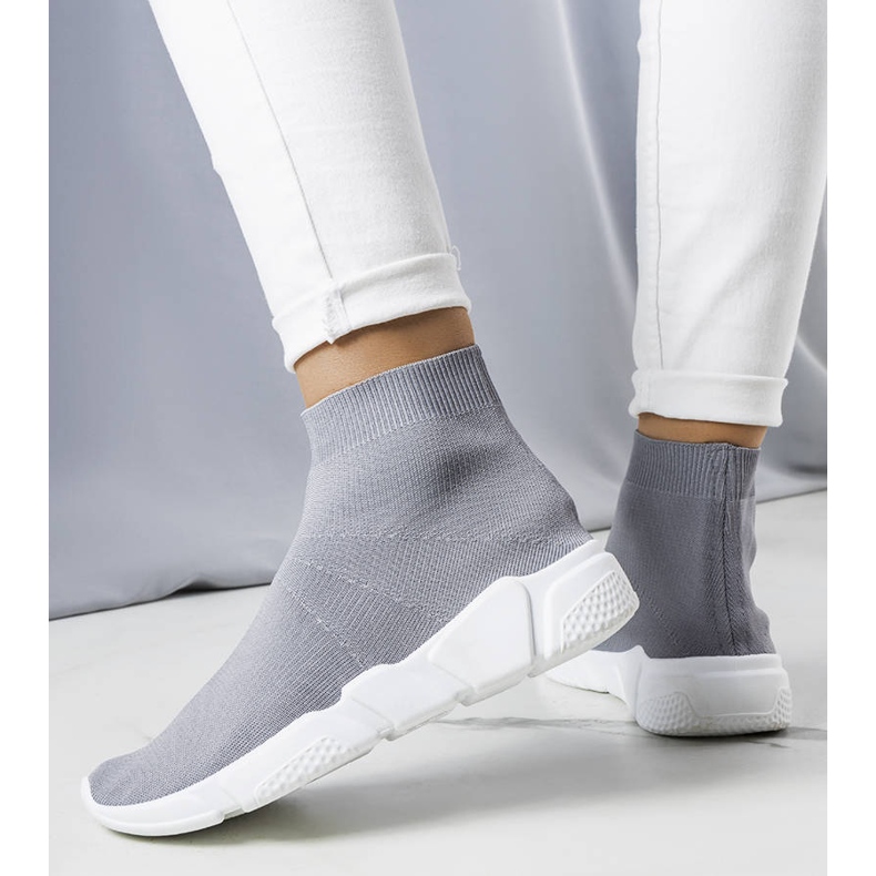 Graue hohe Turnschuhe von William 1