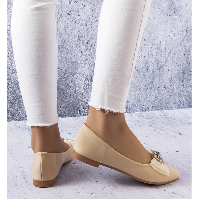 Beigefarbene Ballerinas mit Schleife und Strass von LaGarde 1