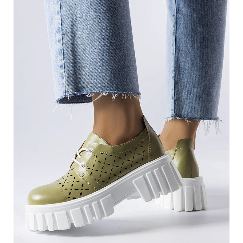 Grüne durchbrochene massive Schuhe von Camus 1