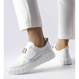 Weiße Turnschuhe mit Klettverschluss von Vinceza 1