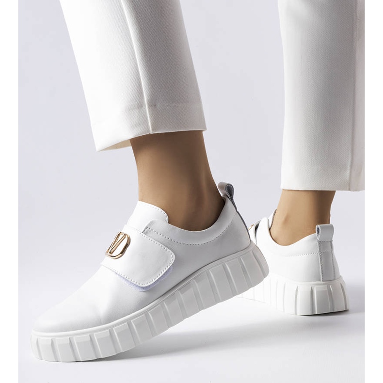 Weiße Turnschuhe mit Klettverschluss von Vinceza 1