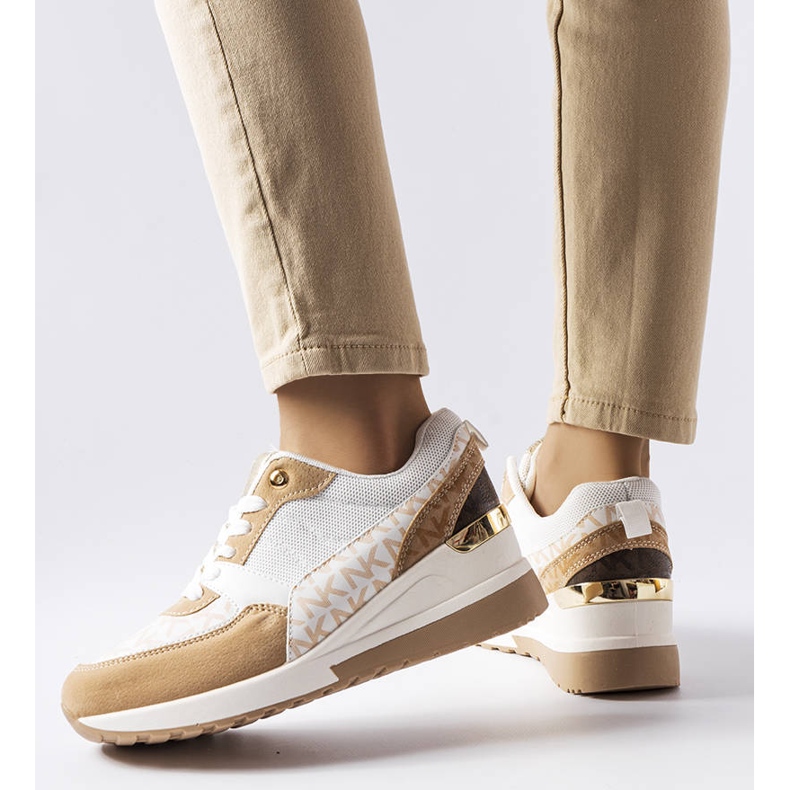 Beige-weiße Sneaker von Mireault 1