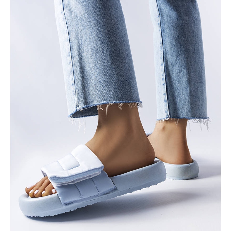 BM Aleron blaue Hausschuhe mit Klettverschluss 1