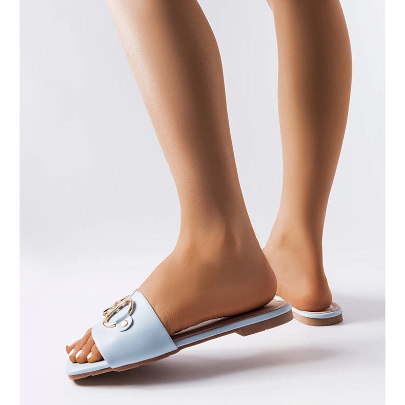 Blaue elegante Pantoletten mit Kette von Corbin 2