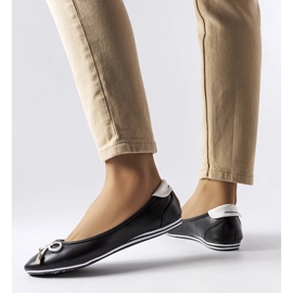 Schwarze Ballerinas verziert mit einer Schleife von Maddalena 1