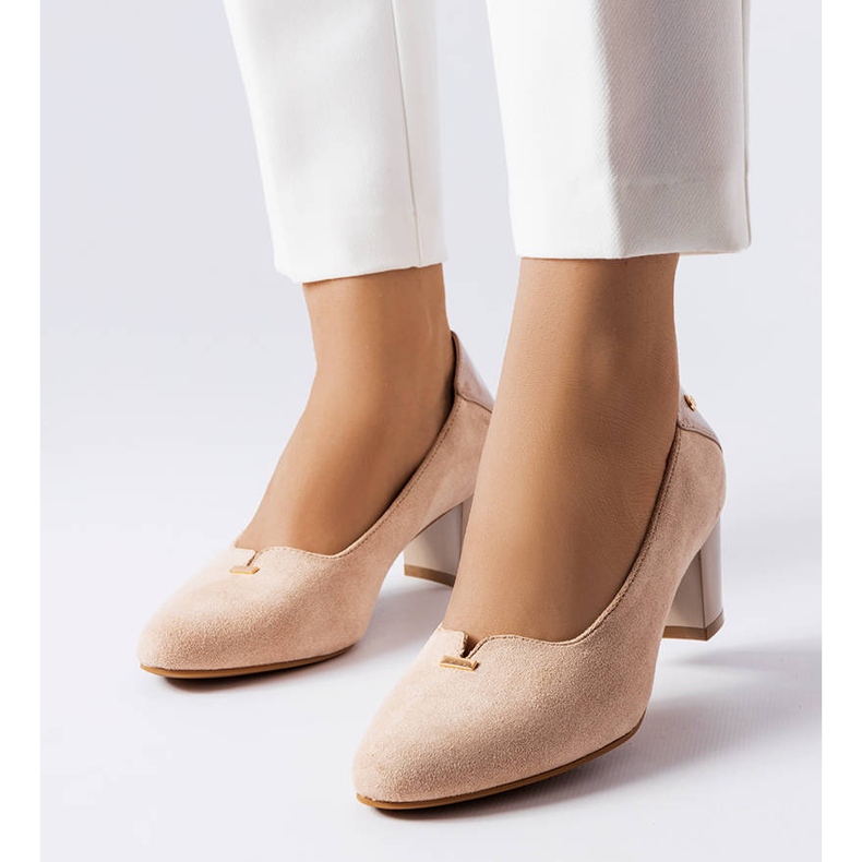 Beige elegante Pumps von Vinceza 1