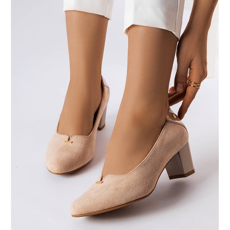 Beige elegante Pumps von Vinceza 2