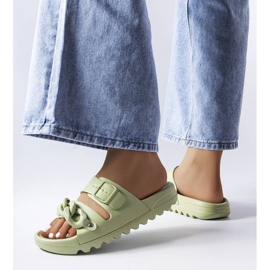 Grüne Gummi-Flip-Flops 2