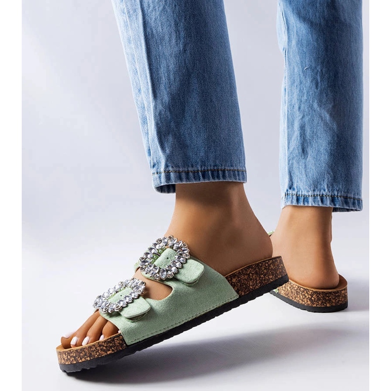 Grüne Pantoletten mit Racine-Strasssteinen 1