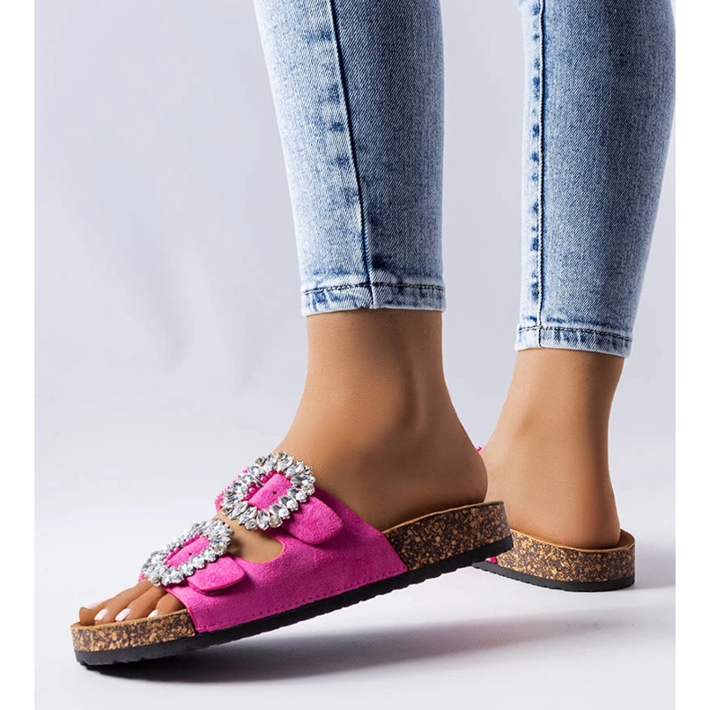 Rosa Pantoletten mit Racine-Strasssteinen verziert 1