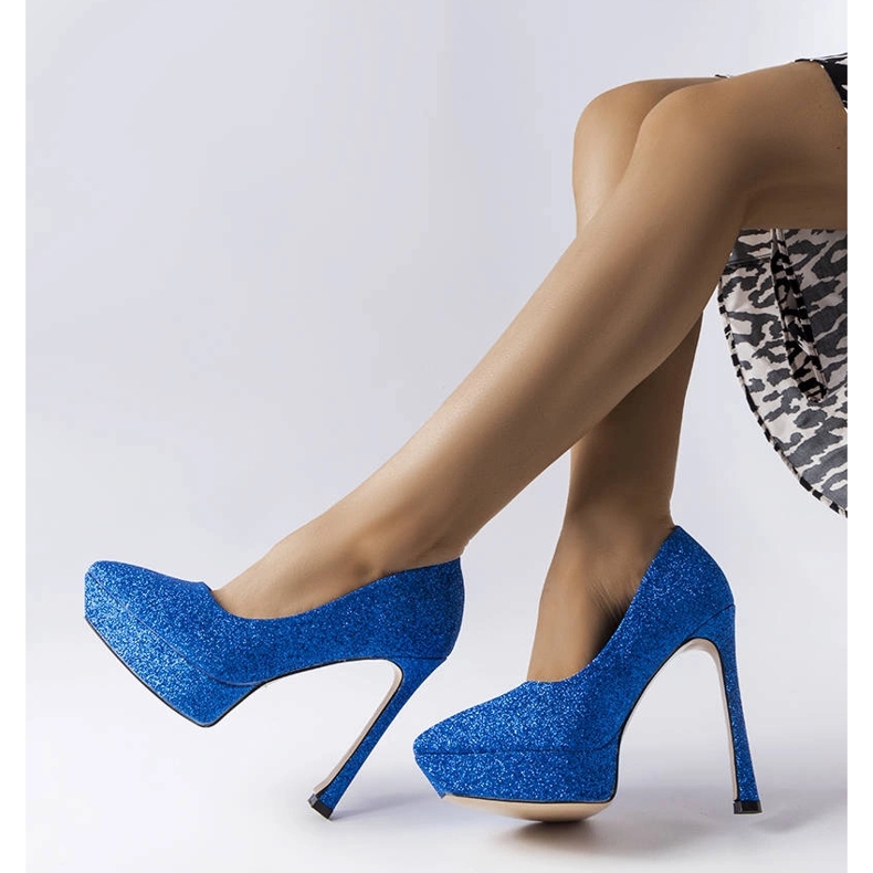 Blaue Glitzerpumps von Proulx 2