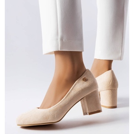 Beigefarbene, elegante Pumps von Picard 1