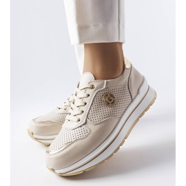 Beige Lederschuhe mit Lochmuster von Talbot 1