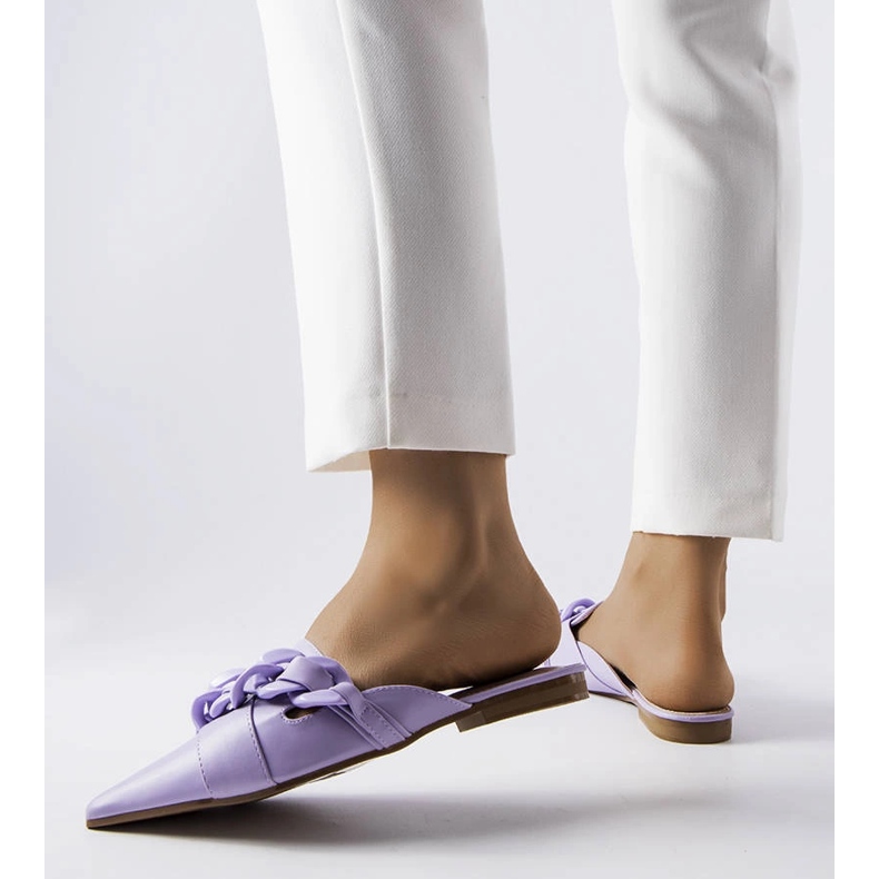 Patenaude-Pantoletten mit Kette in Lila violett 1