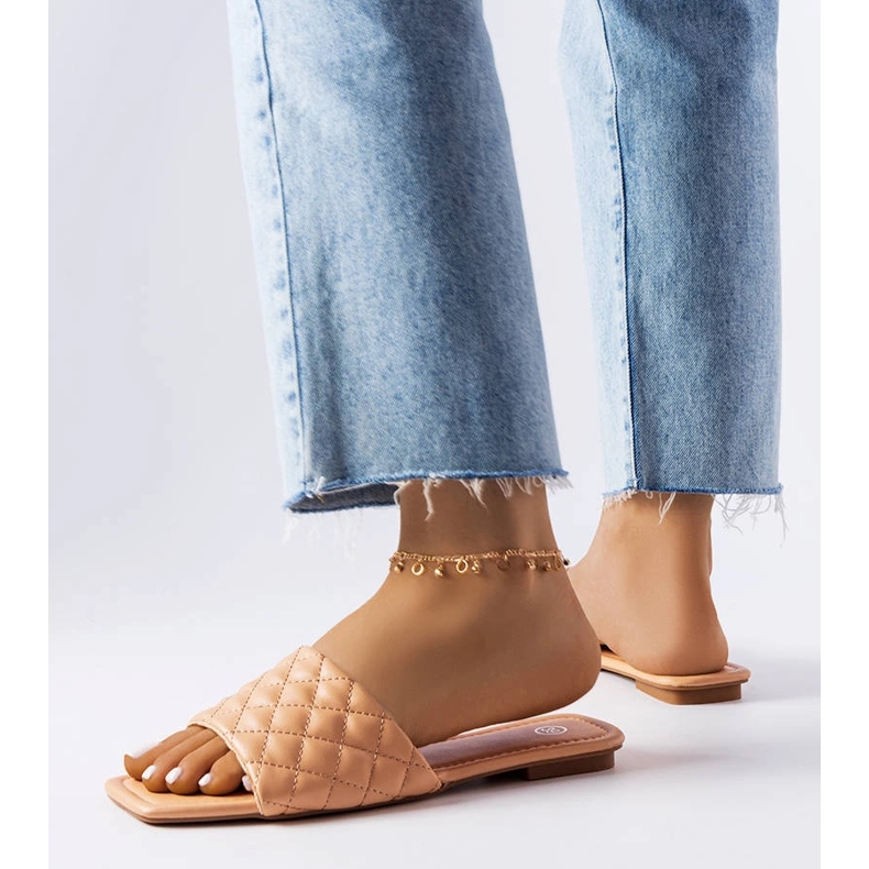 Rosa elegante Hausschuhe mit Steppung von Labrie 2