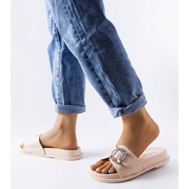 Beigefarbene Pantoletten mit Strasssteinen von Griegsvei 2