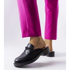 Schwarze Pantoletten mit integrierter Spitze von Berkshire 2