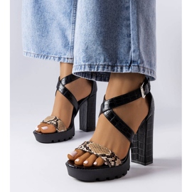 Braune Sandalen mit Schlangenmuster von Trépanier 1