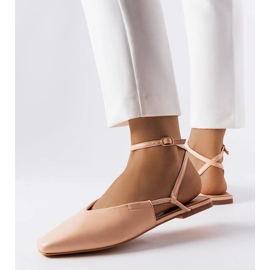 Rosafarbene Sandalen mit geschlossener Spitze 1