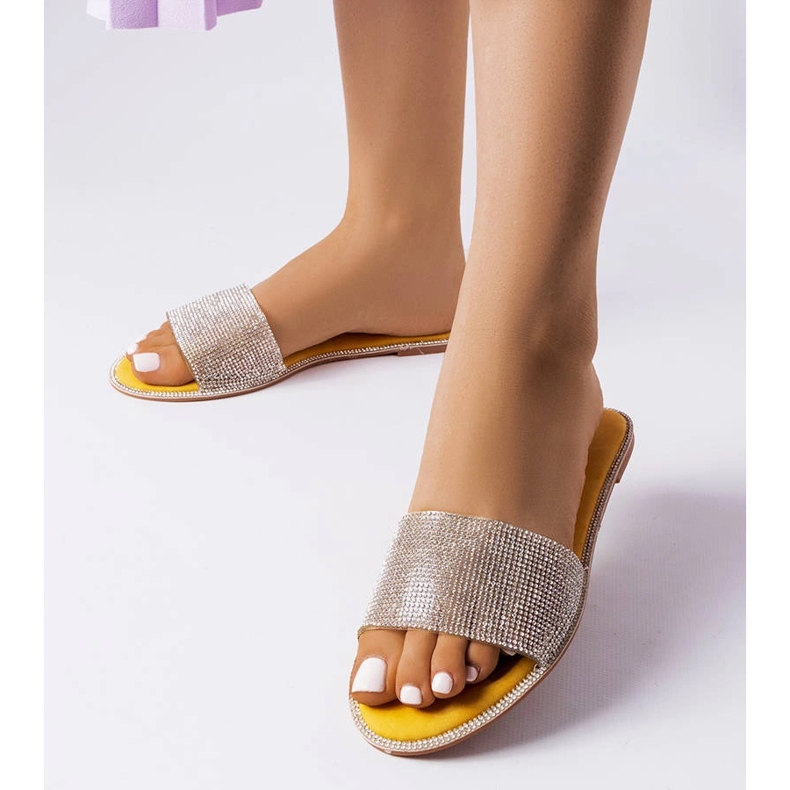 Gelbe Slider, verziert mit Guilmette-Strasssteinen 1