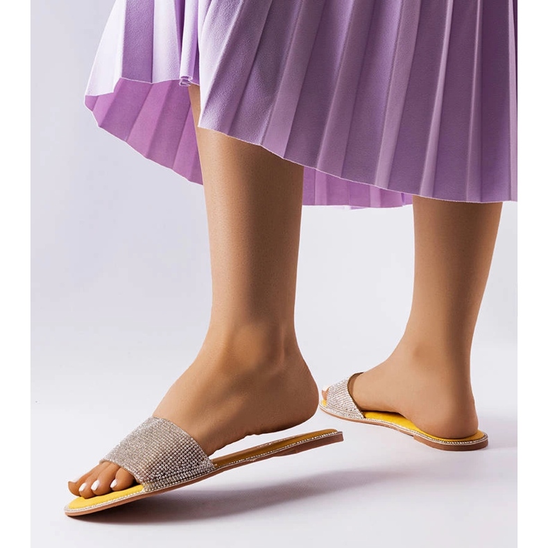 Gelbe Slider, verziert mit Guilmette-Strasssteinen 2