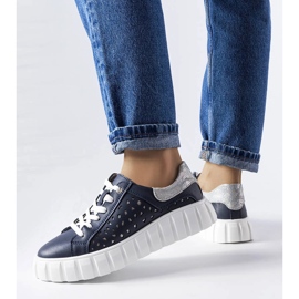Marineblaue Sneaker mit Patch-Einsätzen 1