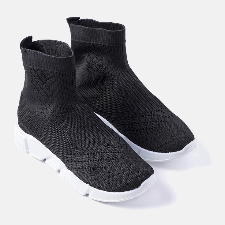 Schwarze Sneaker mit Sockenobermaterial von Olot 1