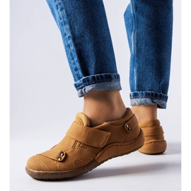 Karamellfarbene Schnürschuhe von Cinisello braun 1