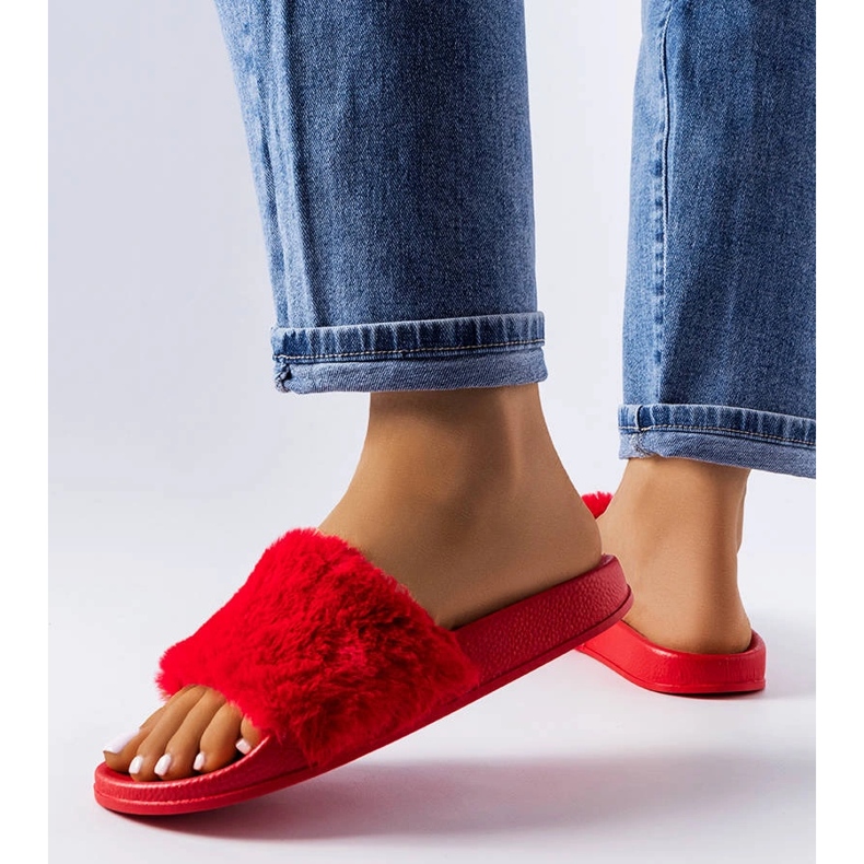 Rote Pantoletten mit Fell von Raffaele 1