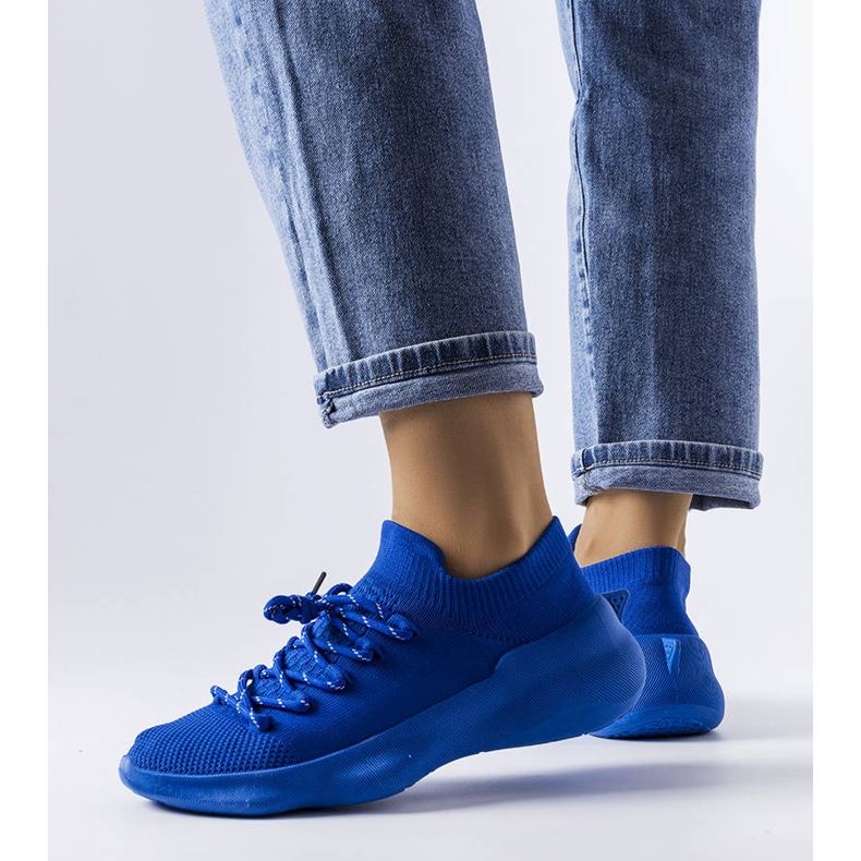 Blaue Stoffsneaker 1