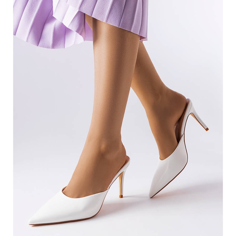 Weiße Absätze mit Stiletto-Absatz 1