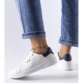 Mothé-Sneakers aus weißem Kunstleder 1