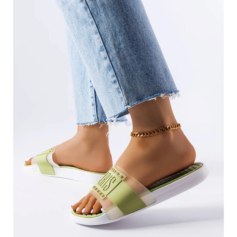 Grüne Gummipantoffeln aus Paris 1