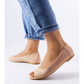 Beige durchbrochene Ballerinas von Agate 1