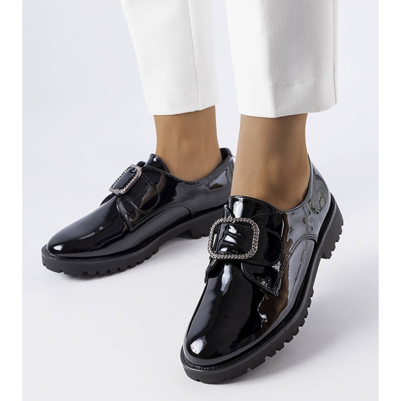 Schwarz lackierte Schuhe mit Jarisile-Schnalle 1