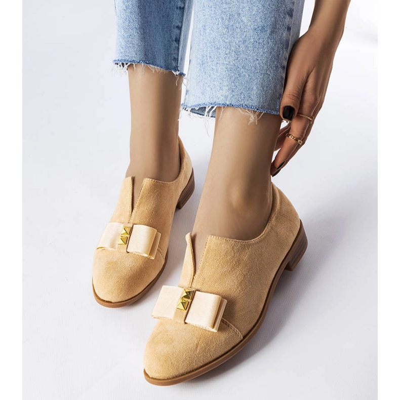 Beige Brogues mit Schleife aus Pappel 1