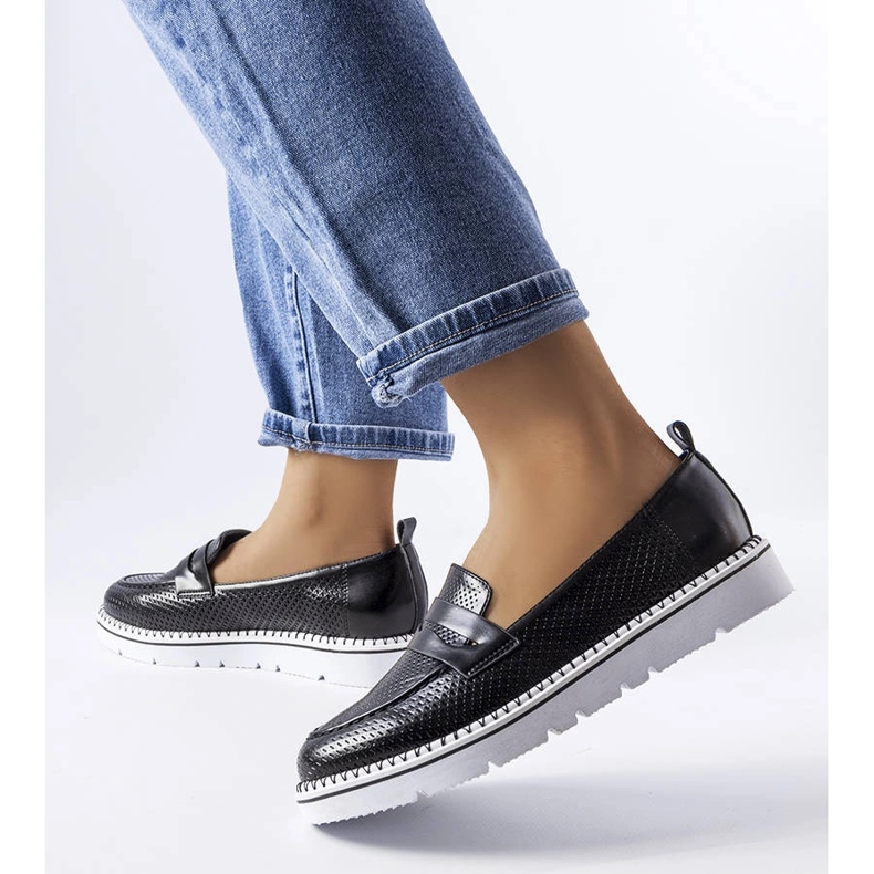 Schwarze perforierte Brogues von Bloomsburg 1