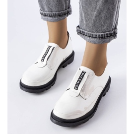 Legget weiße Lacklederschuhe 1