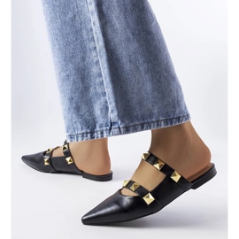 Schwarze Sandalen mit spitzer Zehenpartie von Ruckman 1